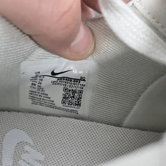 Nike Air Force 1 Women's White Iridescent Swoosh Sneakers Size 7 US - Picture 9 of 10